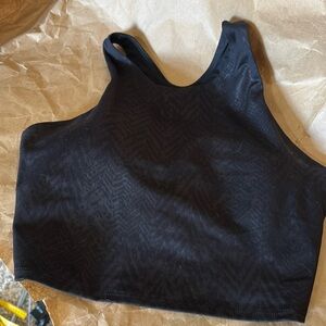 Conscious crop tank in Black